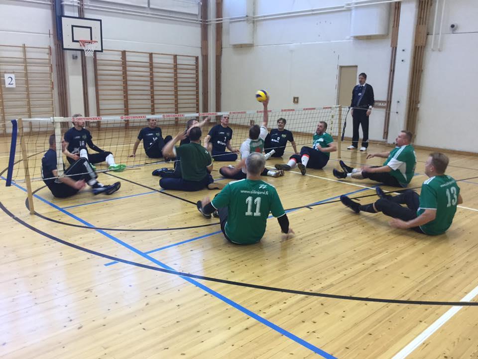 voitti HIY Helsingin 2-0 (25-19, 25-19) ja ZZ Toivala jyräsi JoLePan 2-0 (25-10, 25-16).