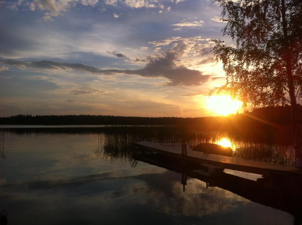 Mindfulness - tietoinen läsnäolo Arjen askareet: Voitko olla tekemisessä? mm.