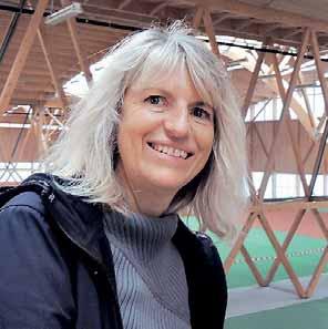 PUURAKENTAMINEN RANSKASSA Tennis Grenoble Vaikka pientalorakentaminen on Ranskassa viime vuosina vähentynyt, uusien hankkeiden myötä puun käyttö monikerroksisissa rakennuksissa ja