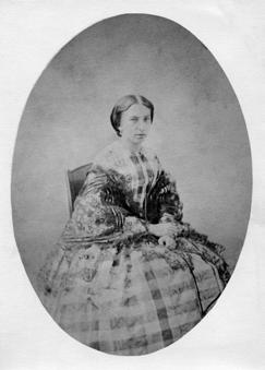 Suomen 100-vuotisjuhlavuoden Elisabeth Järnefelt -näyttely on kiinnostanut aina päiväkoti-ikäisistä varttuneempiin vieraisiin.