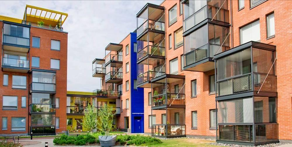 Markkinanäkymät 211 Suomen rakentamispalvelut Konepaja Helsinki Asuntorakentaminen Suomessa arvioidaan aloitettavan 3 5 asuntoa vuonna 211, kun arvioitu pitkän tähtäimen tarve on 35 asuntoa