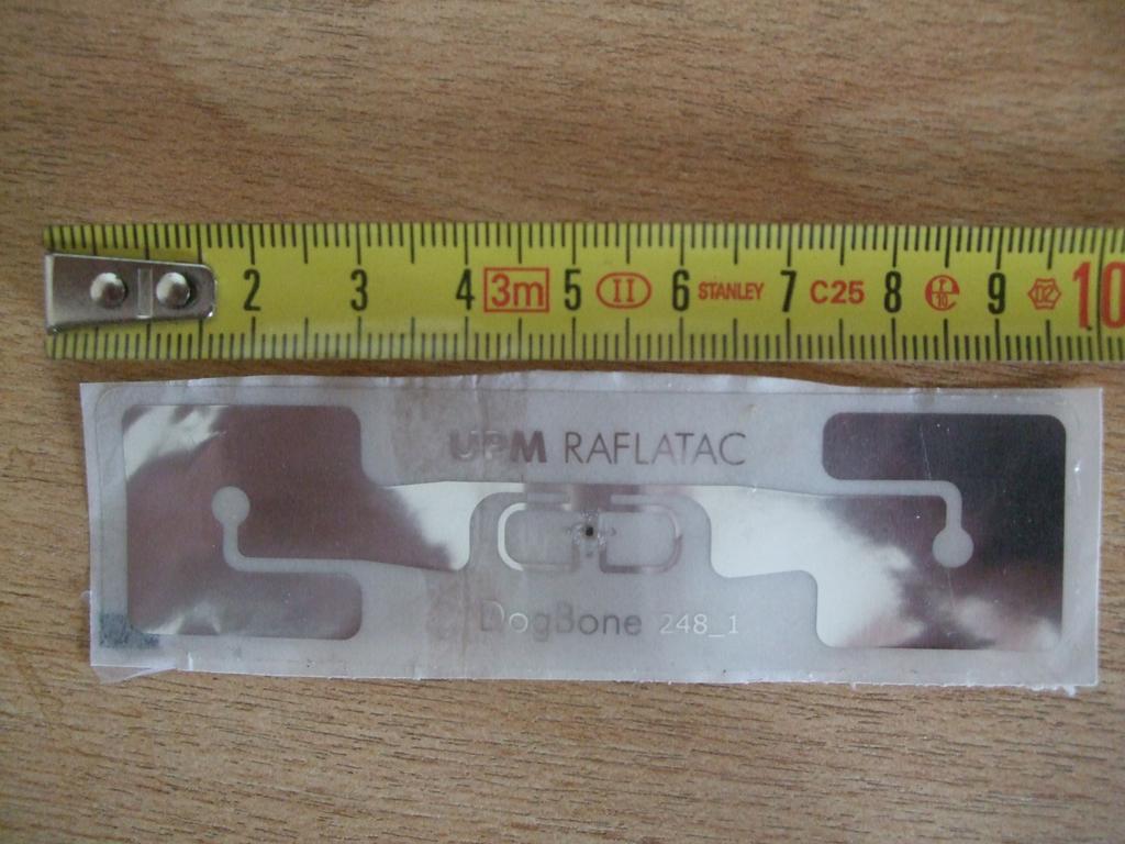 27 3.6.8 DogBone DogBonen mitattu maksimietäisyys laboratoriossa oli 350 cm, joka oli pisin mitattu luentaetäisyys tutkituista tunnisteista.