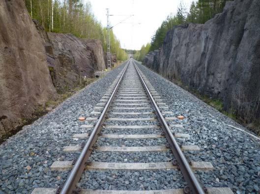Pystygeometrialtaan rata laskee kohti Turkua eli kasvavien ratakilometrien suuntaan suunnilleen kaltevuudella 8:1000. Koekohde tuettiin 26. 27.5.