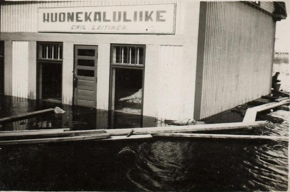 Esiintyneet tulvat (4/4) Kemijärvi Ennen säännöstelyä suurin vedenkorkeus (N43+150,19 m) Kemijärven Pappilanrannassa on havaittu vuonna 1943 Säännöstelyn aloittamisen jälkeen