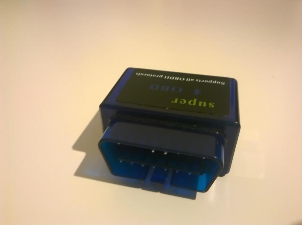 15 FMS-liitynnän lukemiseen käytettiin vertailun vuoksi kahta eri menetelmää. Elm Electronicsin ELM327-mikropiirin sisältävää OBD2-lukijaa sekä Arduino-kehitysalustaan rakentuvaa CAN-rajapintaa.