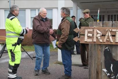 Suomen Riistakeskuksen rakotulen sytyttivät, Kaj Werner ja RKTL riistasuunnittelija Antti Piiroinen sekä Tenholan