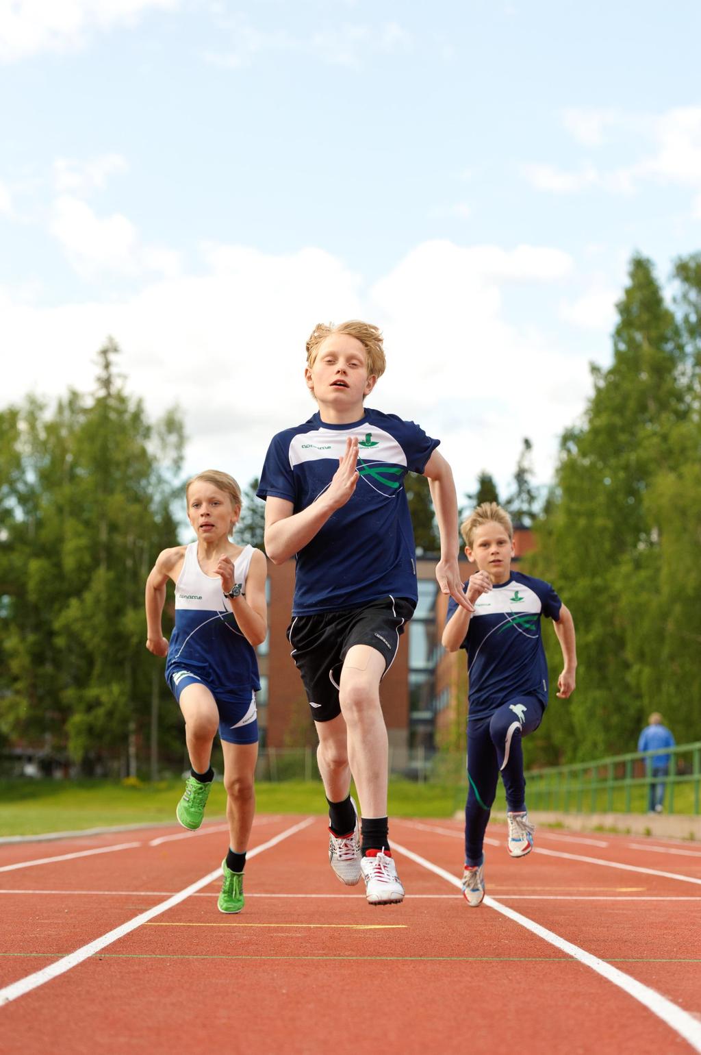 ESPOON TAPIOIDEN YLEISURHEILUKOULUT Espoon Tapiot järjestää toimintaa kaikenikäisille ulkokaudella 8.5.-22.6.2017 ja 31.7.-31.