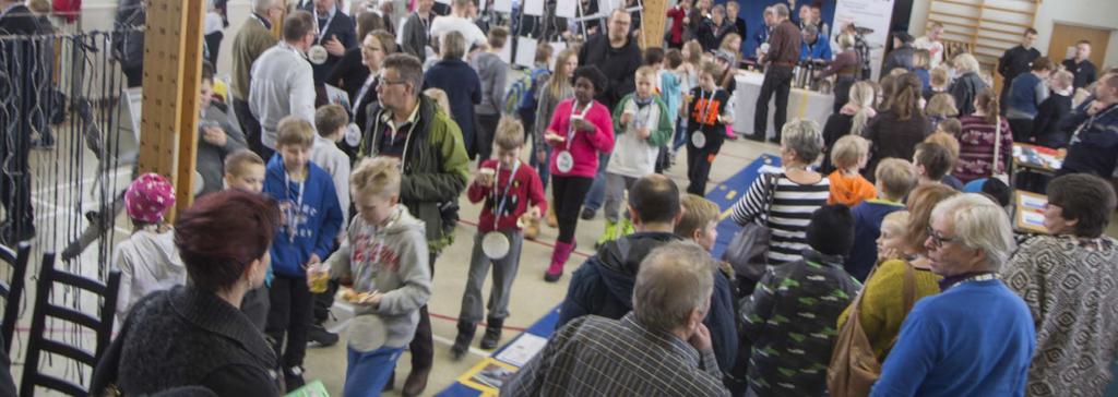 Tornedalens folkhögskolanille (Övertorneå) kokoontui yli 200 siiasta kiinnostunutta osallistujaa.