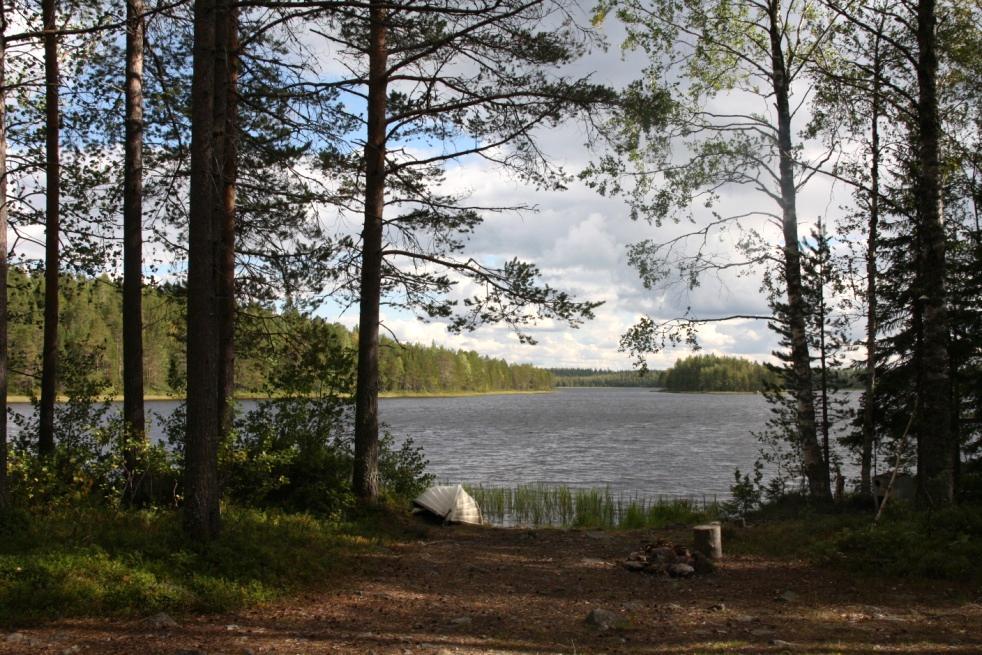 Alueella on hyvin vähän varsinaisia maamerkkejä. Kivalojen vaarajakso muodostaa suurmaisemassa merkittävän maastonmuodon ja maisemakuvallisen rajan kaivosalueelle.