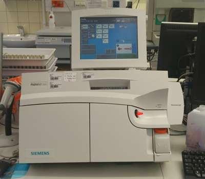 22 1265 -verikaasuanalysaattoriin on mahdollista tehdä laiteliitäntä, jolloin se siirtää tulokset automaattisesti laboratorion potilastietojärjestelmään.