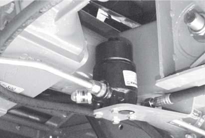 Pos: 52.24.2 /Überschriften/Überschriften 3/F-J/Hydraulikölfilter wechseln @ 34\mod_255587384500_7.docx @ 32407 @ 3 @ Pos: 52.24.23 /BA/Wartung/Umwelt/Hinweis Entsorgen / Lagern von Öle und Ölfilter Umwelt @ 32\mod_25303757_7.