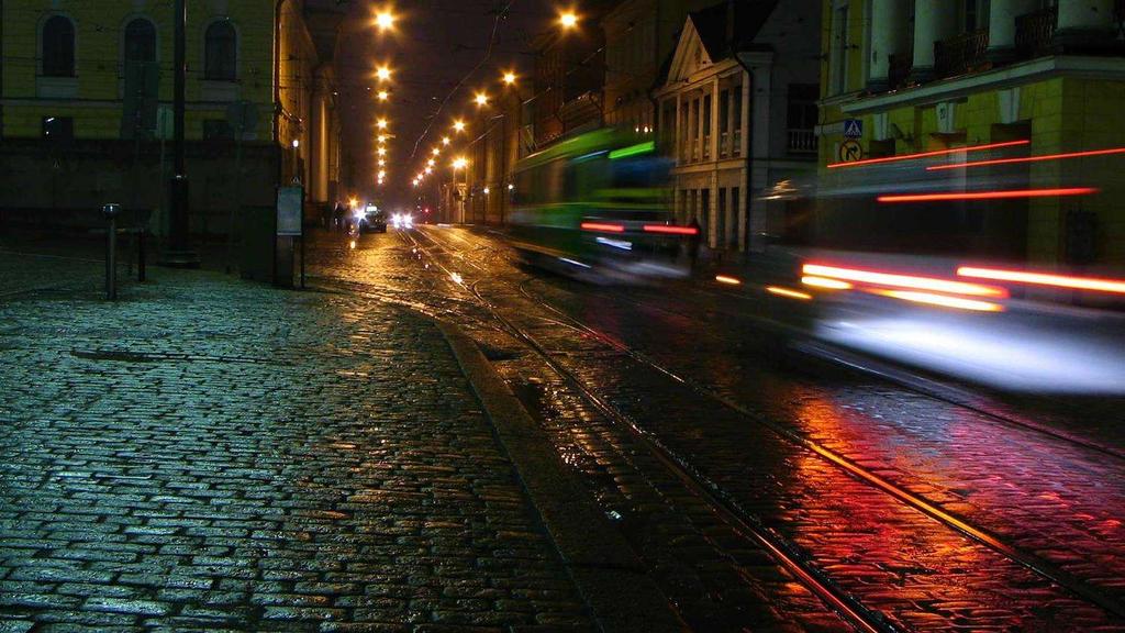 Vuoden 2016 pääkohdat +6,8 % liikevaihdon kasvu 6,3 % liikevoittomarginaali 0,20 euroa osakekohtainen tulos +14,9 % henkilöstömäärän kasvu Yritysosto Igence Oy Ab Asiakkaita mm.