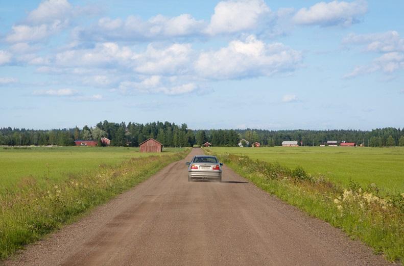 Faktalehti 29/2017 Ajokorttiuudistus: Luvat ja opetuksen toteuttaminen Ajo-opetuksen antamiseen tarvitaan lupa Ajo-opetukseen ja ajoharjoitteluun vaaditaan viranomaisen lupa liikenneturvallisuuden