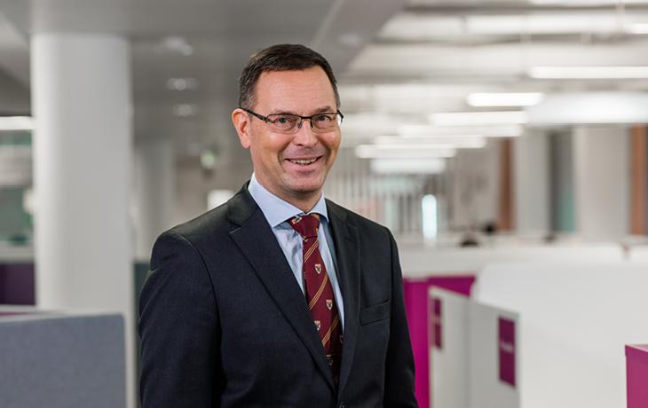 Hallinnointi / Johtoryhmä ja laajennettu johtoryhmä Jukka Rosenberg Johtaja, Paketti- ja logistiikkapalvelut s.