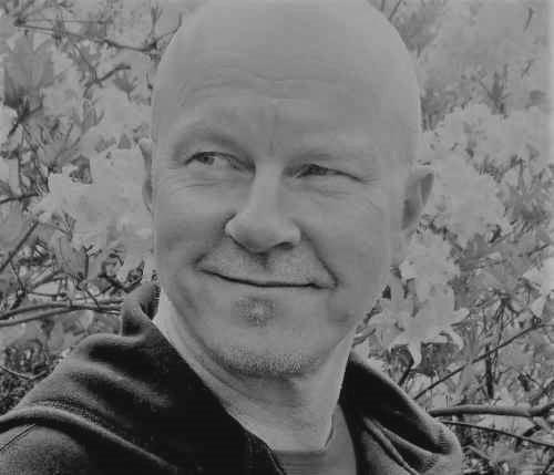 MIESSAKIT JA RAUHANTURVAAJALIITTO YHTEISTYÖHÖN Teksti Timo Ryhänen, vertaistukikoordinaattori, Suomen Rauhanturvaajaliitto (palvellut kahdessa rauhanturvaoperaatiossa) Rauhanturvaaja on palveluksensa