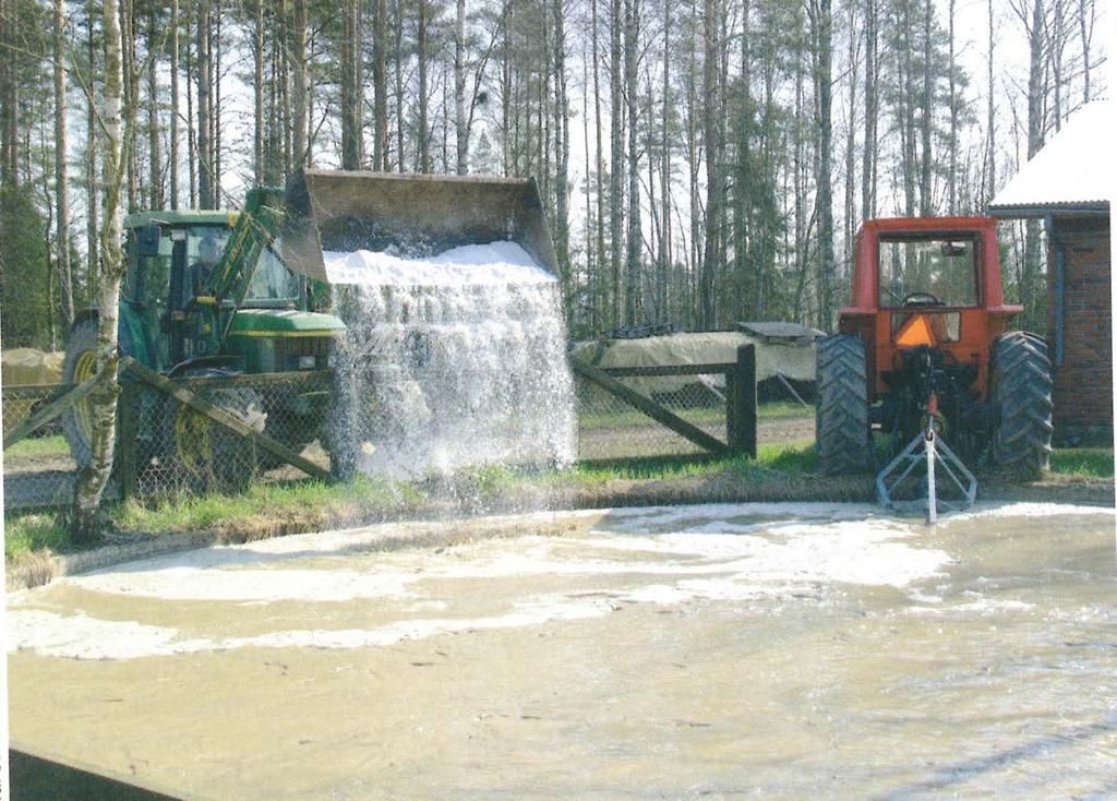 Lietteen fraktiointi, saostavalla kemikaalilla Kuva: Sakari Alasuutari Sekoitus lietesäiliössä Saostuskemikaalia 5-8