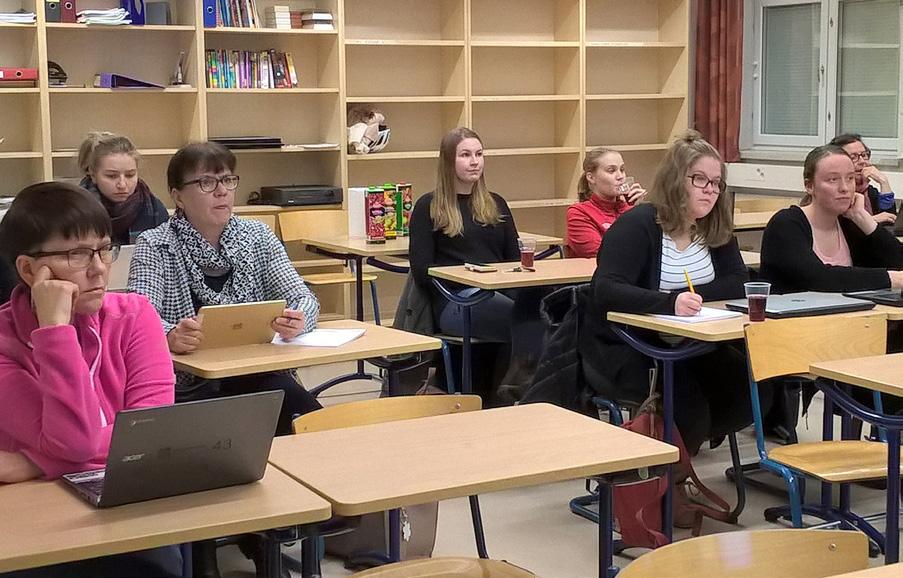 opettajaopiskelijoille. Kurssi syntyi, kun LUMAkeskus Lapista otimme yhteyttä MAOL Lapin kerhon puheenjohtajaan Raimo Huhtalaan.