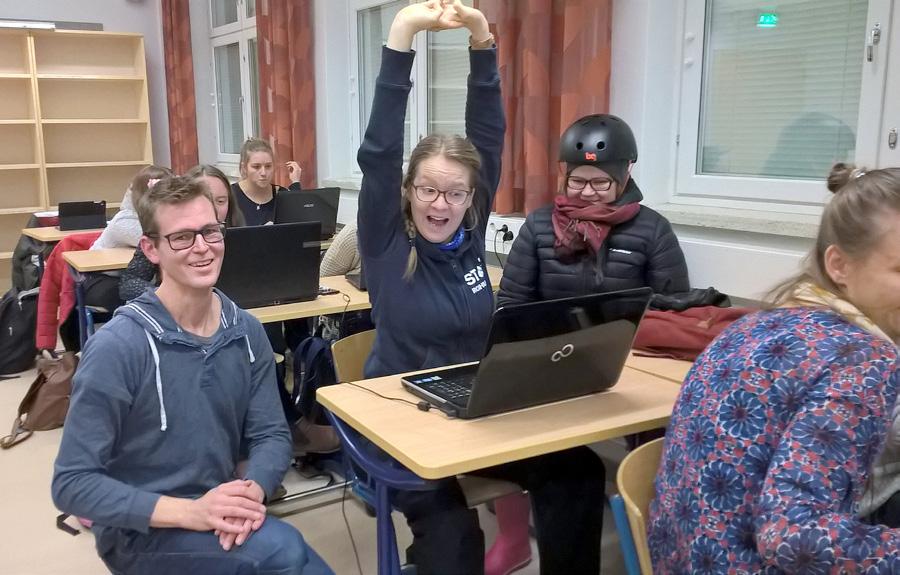 Liskin mielestä oli mukavaa, kun opiskelijat kolmen luentokerran lopuksi pääsivät itse kokeilemaan esiteltyä välinettä luennoitsijan valmistelemien tehtävien avulla.