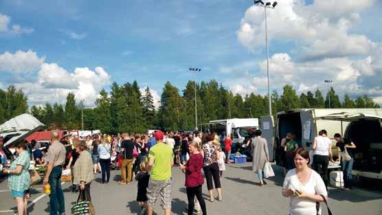 44 RÄÄTÄLÖIMÄLLÄ JULKISIIN KEITTIÖIHIN Kuva Leena Viitaharju Haastateltujen julkisten keittiöiden edustajien mukaan tulisi entistä enemmän kiinnittää huomiota siihen, miten tarjouspyynnöt voitaisiin
