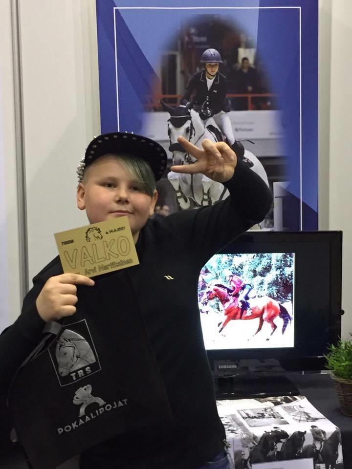 vuotisjuhlan kunniaksi valmistettuja kaitaliinoja.