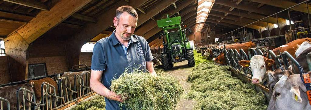 toiminnoilla varustettu Fendt CargoProfi etukuormaaja Näppärä käyttö Variocenterin kautta Vario-päätteeltä 7-B Sähköventtiileissä ajastus ja virtauksensäätö LED-työvalot Monitoimiohjaussauva ja