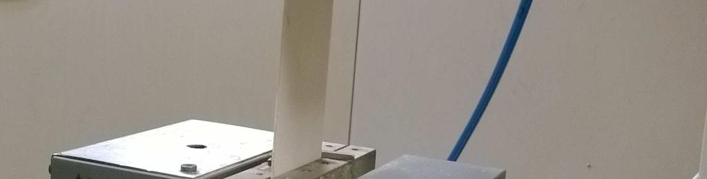 Vaakasuunnassa liikutetun pystyasennossa