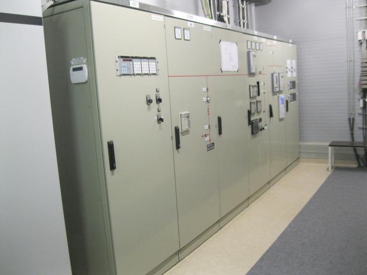 25 110/20 kv erottimien lukitukset Kuva 14. 110 kv:n ohjaustaulu aseman valvomotilassa 5.3.