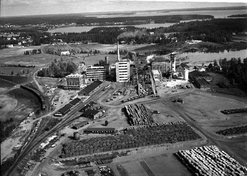 25 4. MATERIAALIT JA MENETELMÄT Tässä työssä tutkittiin Näsijärvestä Lielahden alueelta otettua sedimentoitunutta nollakuitua biokaasuprosessin raaka-aineena.