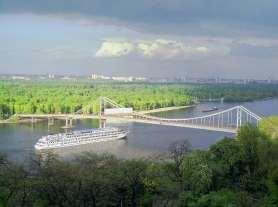 Jokiristeily, 1 tunti (15 ) Risteily mahtavalla Dneprilla alkaa alakaupungin jokisatamasta ja kestää noin tunnin.