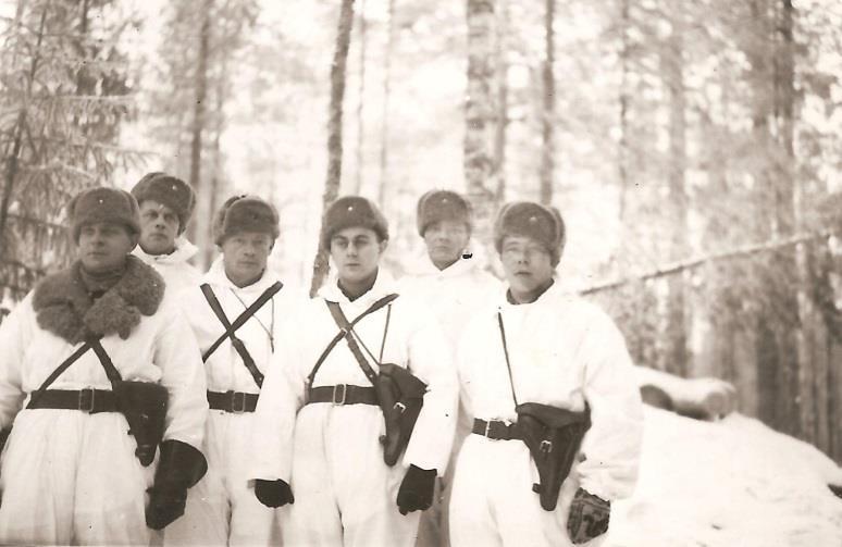 Näin joutuessani ainakin kuukauden päiviksi pakolliseen takalinjan lepoon, haluan lausua seuraavat loppusanat: "Erikoiset kiitokseni Suurin toiveeni on saada