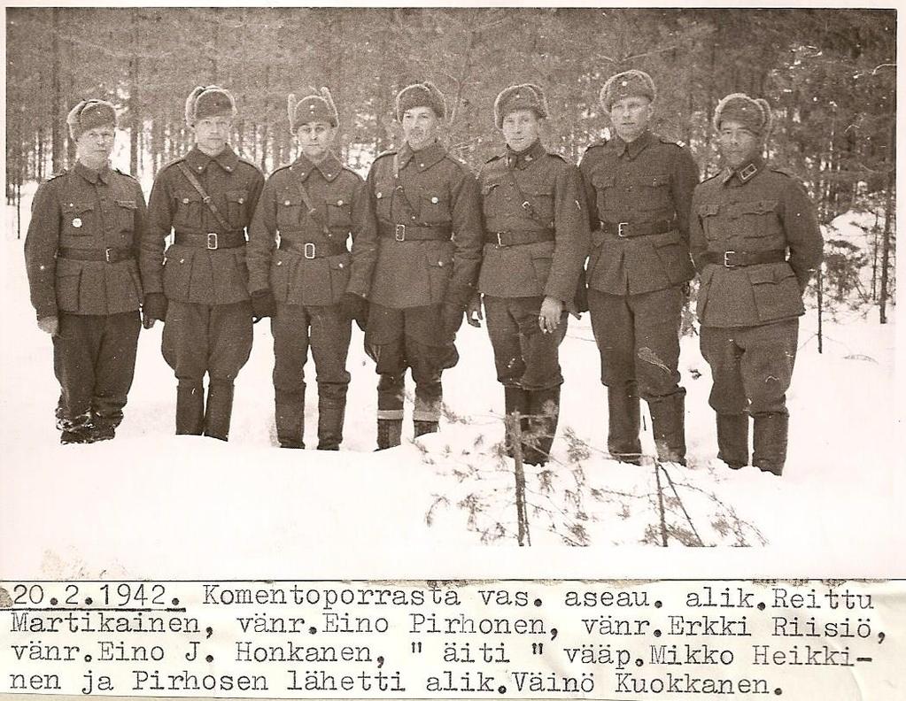 Ensimmäinen Joulu rintamalla 24.12.41 klo 14.00 rykmentin komentajan eversti Ilomäen joulutervehdys komppanialle kev. tuliasemassa, jonka jälkeen aaton vietto.