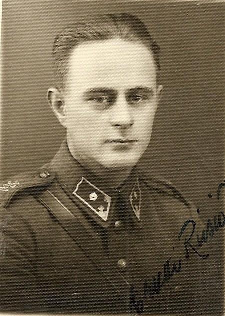 1942 Raskaan joukkueen johtaja Eino J.