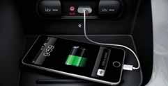 AUX- ja USB-portit Voit soittaa musiikkia autossa kytkemällä äänentoisto- ja mobiililaitteita USB- tai AUX-liittimeen