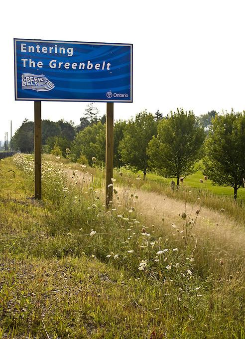 Erilaiset järjestöt viherkehän takana Torontossa voisi kuvata olevan voimakas ja elävä viherkehäkulttuuri. Sen taustalla on voittoa tavoittelematon järjestö The Friends of the Greenbelt Foundation.
