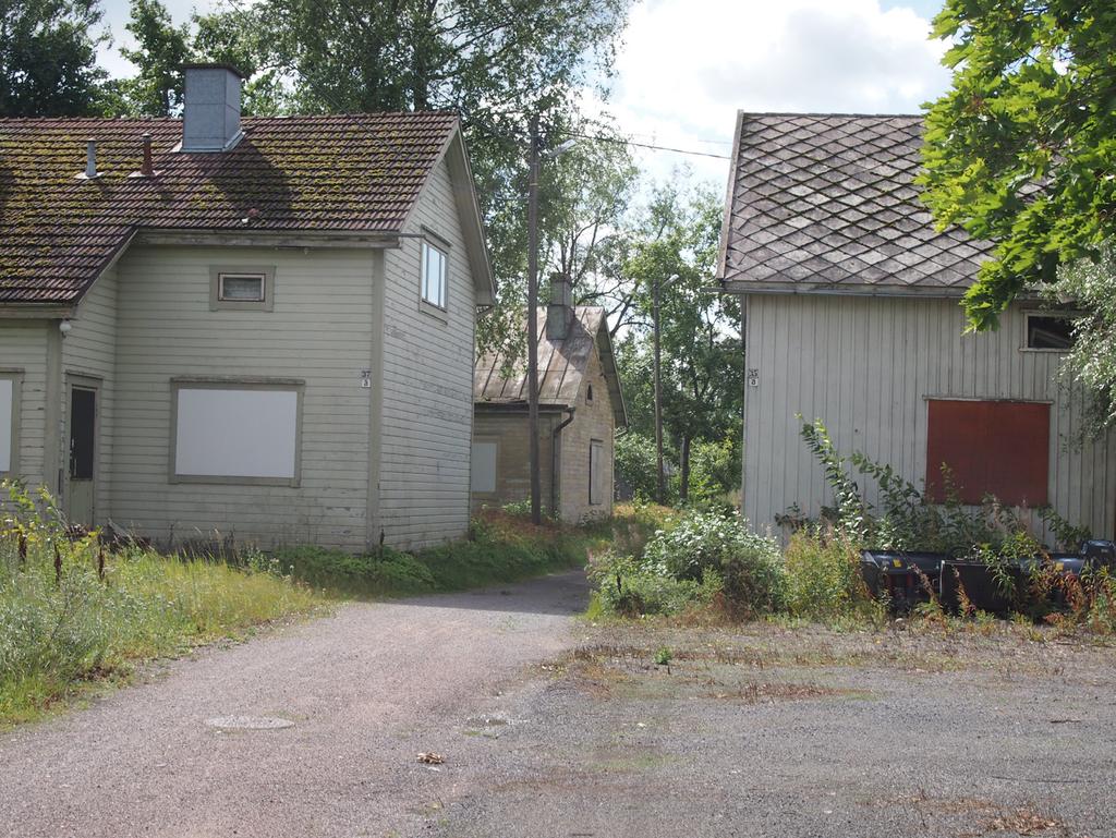Erilaisia julkisivuvuoraustapoja.