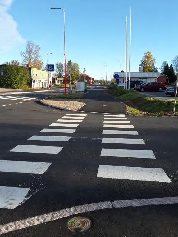 2. MAASTOKARTOITUKSET Esteettömyyskartoitus suoritettiin torstaina 2.6.2016 aurinkoisessa säässä. Kartoitukseen osallistui Nikulan ja Sarjanojan lisäksi Ylitornion kunnaninsinööri Jarmo Jaako.