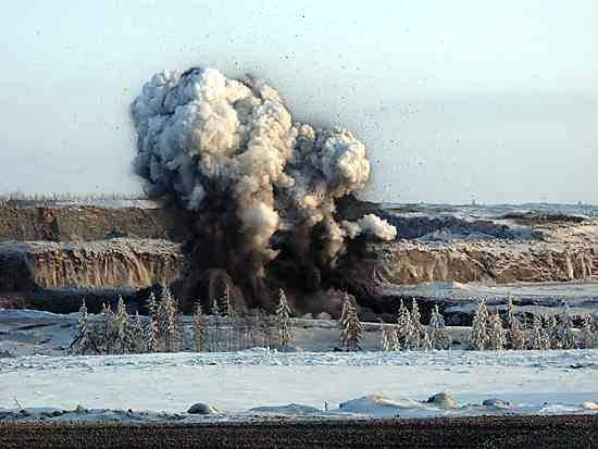 94 Talvivaarallinen Ydinpartikkelipommitus Taivaallinen Talvivaaran Talvipäivän Seisaus - uraani nukleidi-jakelua kaikkien kansalaisten keuhkoihin Koko kaivosalue 'kaivettu' Taivahan Tuuliin