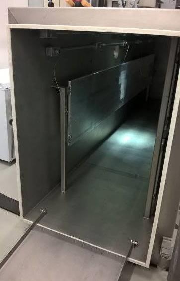 yhteensä n. 80 kg tuotetta mitattuna niiden sisältämän veden määränä. Jokaiselle tarjottimelle pyritään pakkaamaan tasan sama määrä tuotetta (n. 3 kg vettä). Vaunun täyttämiseen menee 15-25 minuuttia.