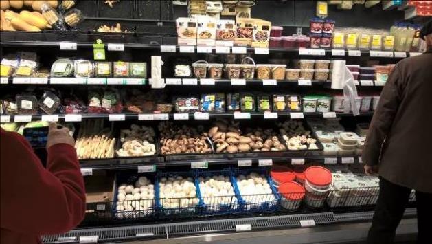 Klo 13.30. K-Supermarket Musta Pekka Käpylä Kaupan tuotevalikoimiin tutustuminen.