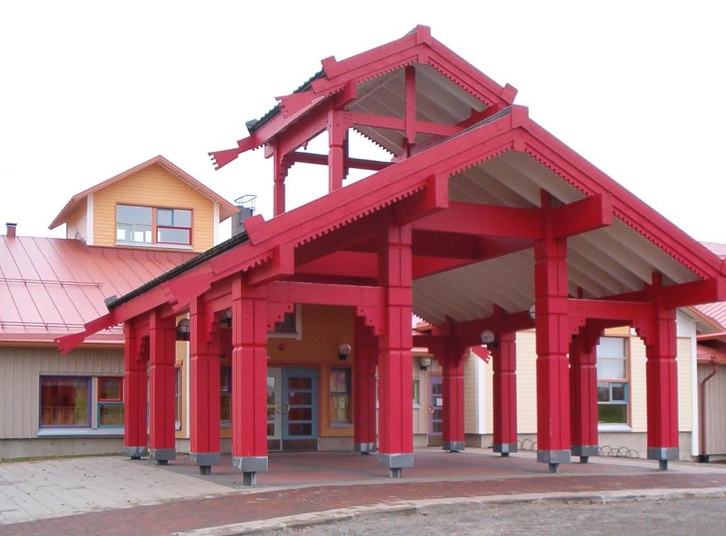 1999 HEINÄVAARAN PUUKOULU Arkkitehti: Judith P.