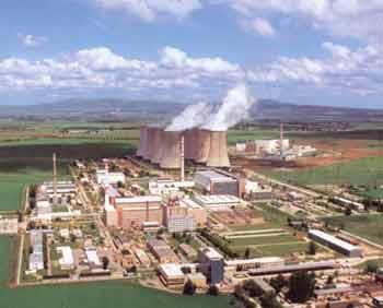 Ydinkaukolämpö Ydinvoimalan hukkalämpöä voidaan hyödyntää kaukolämpönä, jolloin kokonaishyötysuhde paranee merkittävästi.