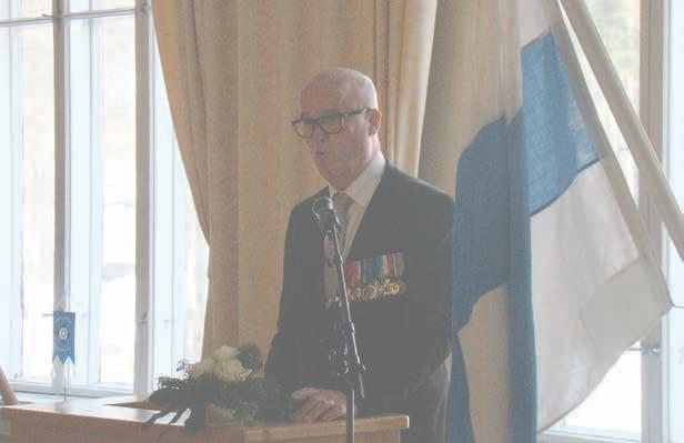 Omat tervehdyksensä esittivät myös Kouvolan kaupunginvaltuuston puheenjohtaja Harri Helminen ja Anjalankosken seurakunnan kirkkoherra Heikki Heinonen.