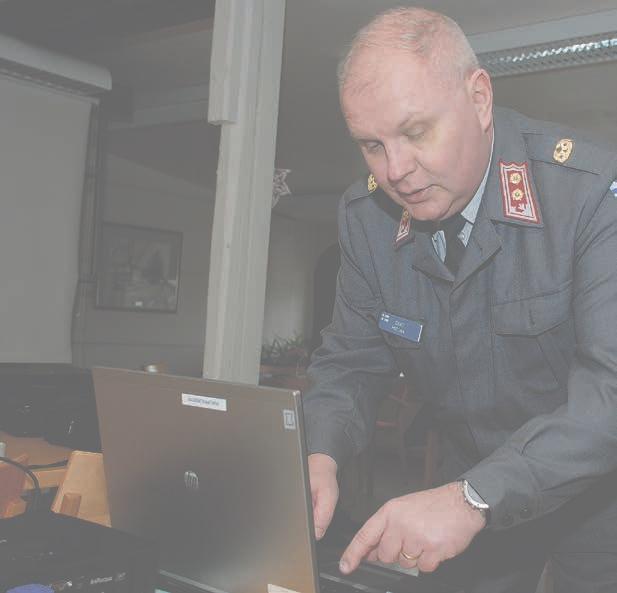 9 Karhulan Reserviupseerikerhon edustaja,