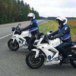 POLIISIN VISIO POLIISI ON KAIKKIEN AIKOJEN TURVAAJA Poliisi toimii sekä normaaleissa rauhallisissa oloissa että