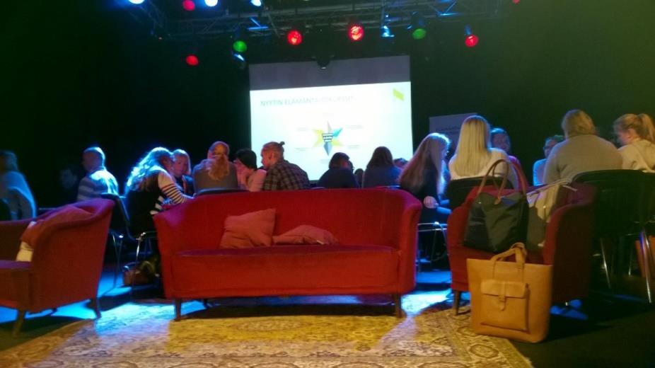 Arviointikyselyssä pyydettiin ohjaajia arvioimaan kurssin hyödyllisyyttä opiskelijoille.
