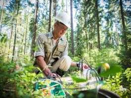 Nopeampia; v = 10-15 m/s -> 36-54 linja-km/h Kustannustehokkaita (vähemmän henkilötyötä) Ympäristöystävällisiä