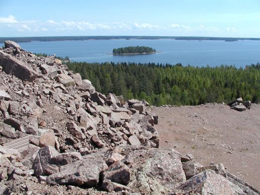 Kaivannaisjätteet Sivukivi, ylijäämämaa Rikastushiekka Metallien talteenottoprosesseissa syntyvät sakat, kuten neutralointisakka ja mineraalilietteessä olevan kullan natriumsyanadilla