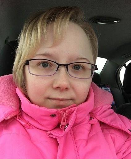 ~TIEDOTTAJAN HAASTATTELU~ Kuka olet ja miten pitkään olet toiminut Aivolisäke-potilasyhdistys Sella ry:n hallituksessa? - Krista Sävilahti, tiedottaja ja hallituksessa olen ollut 2 vuotta.