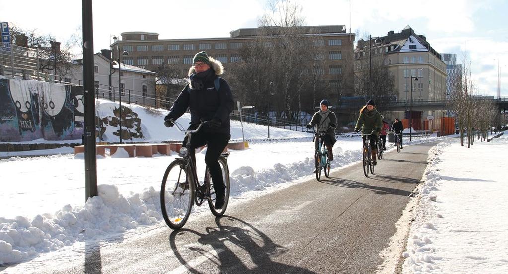 AKI ANTINKAAPO Tietolähteitä pyöräilijälle Hel.fi/pyoraily Sivusto tarjoaa tietoa Helsingin pyöräväylien suunnittelusta, rakentamisesta ja kunnossapidosta sekä kaupungin pyöräilypalveluista.