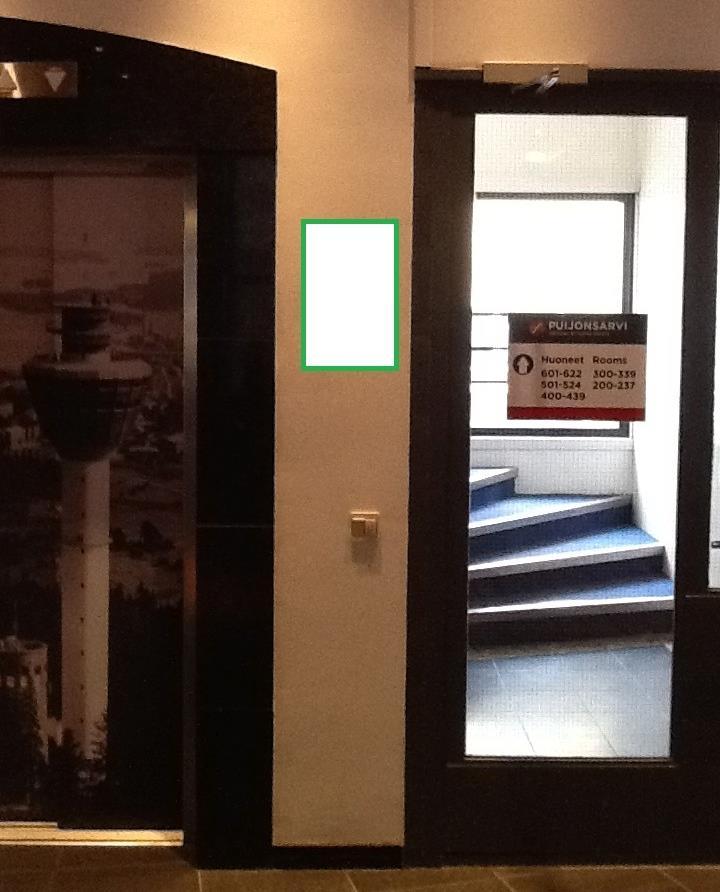 Kuva 1 Green Key -sertifikaatin sijoituspaikka hotellin aulassa 5.3.